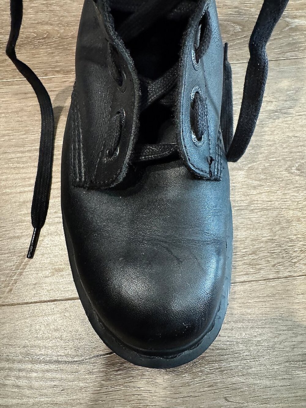 Dr. Martens 11554 13-eye combat boot. - Picture 10 of 11